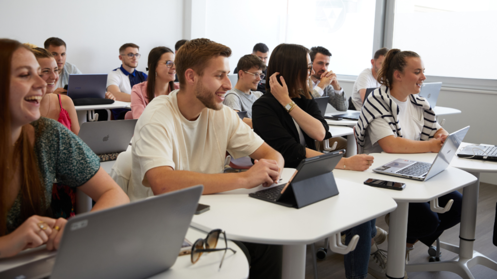 Diplôme de Comptabilité et Gestion (DCG)